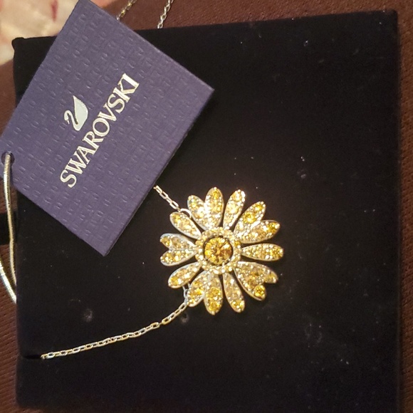 SWAROVSKI ETERNAL FLOWER NECKLACE - Picture 4 of 5